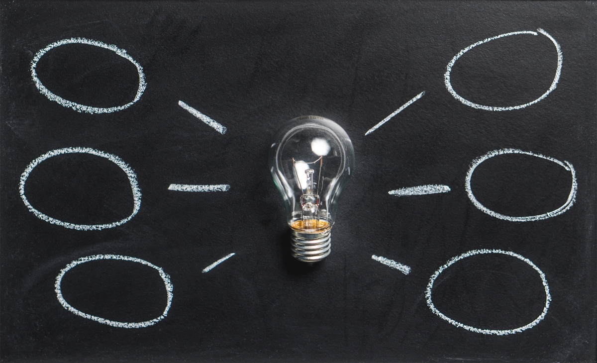 Understanding the Difference between FAQs and Knowledge Bases: Why you Should Switch